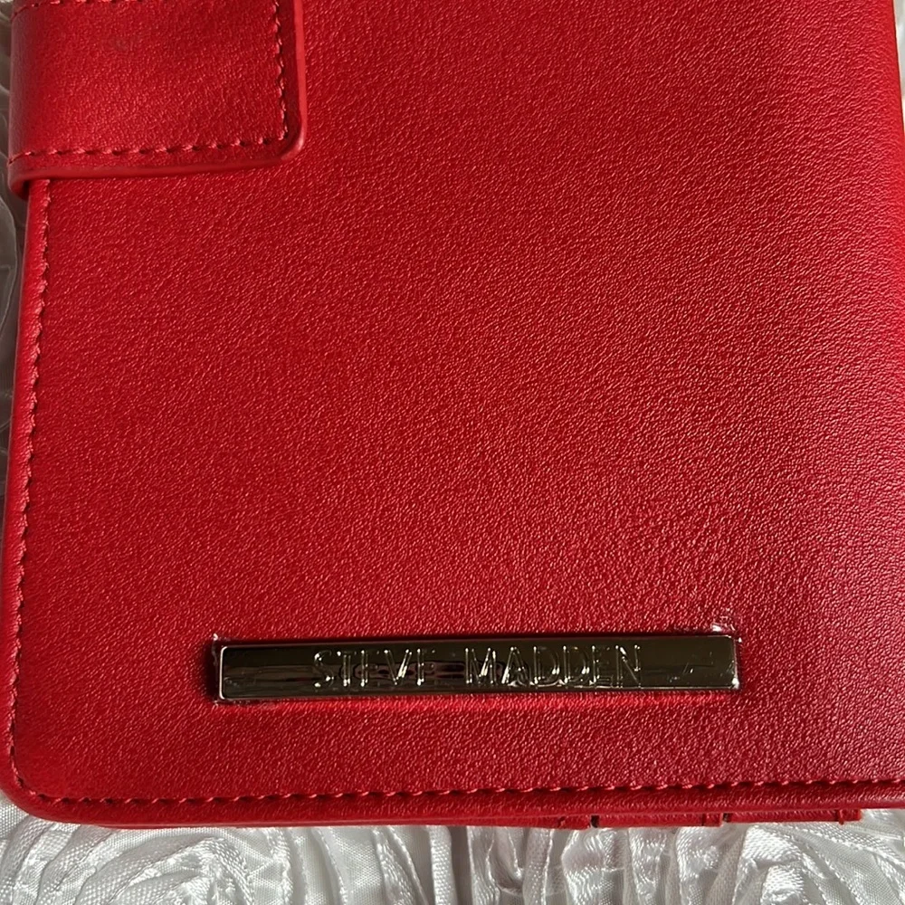Steve Madden phone case/wallet crossbody